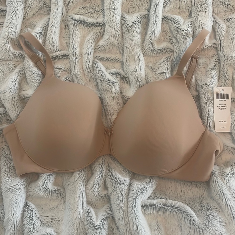 SOMA embraceable, no-show minimizer. Soft tan underwire light padding.